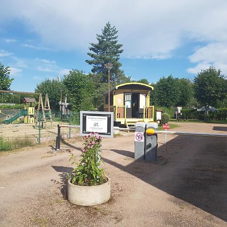 فندق Châtillon-en-Bazoisفي  Camping Les Roulottes Du Bazois المظهر الخارجي الصورة
