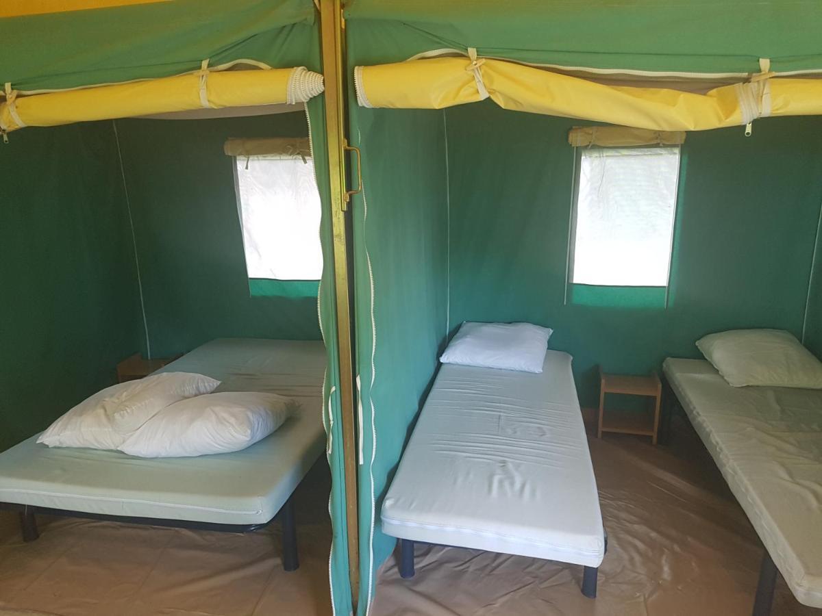 فندق Châtillon-en-Bazoisفي  Camping Les Roulottes Du Bazois المظهر الخارجي الصورة