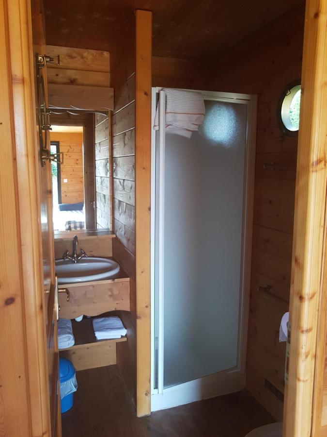 فندق Châtillon-en-Bazoisفي  Camping Les Roulottes Du Bazois المظهر الخارجي الصورة